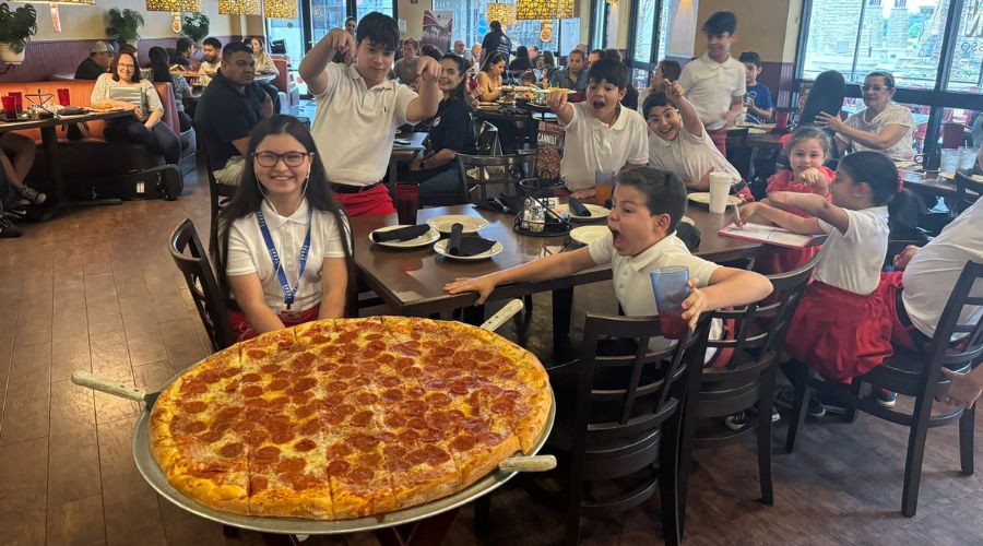 El Sistema Texas played music and enjoyed pizzas at Russo's.